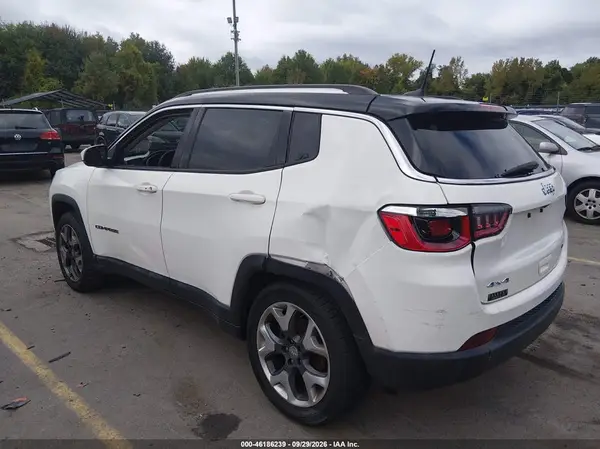3C4NJDCBXHT665736 — 2017 Jeep Compass, фото 3 с аукциона IAAI, Задняя часть слева