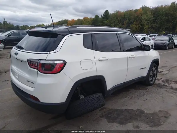 3C4NJDCBXHT665736 — 2017 Jeep Compass, фото 4 с аукциона IAAI, Задняя часть слева