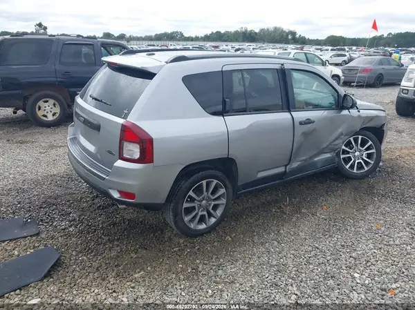 1C4NJCBA4HD173843 — 2017 Jeep Compass, фото 4 с аукциона IAAI, Правый бок