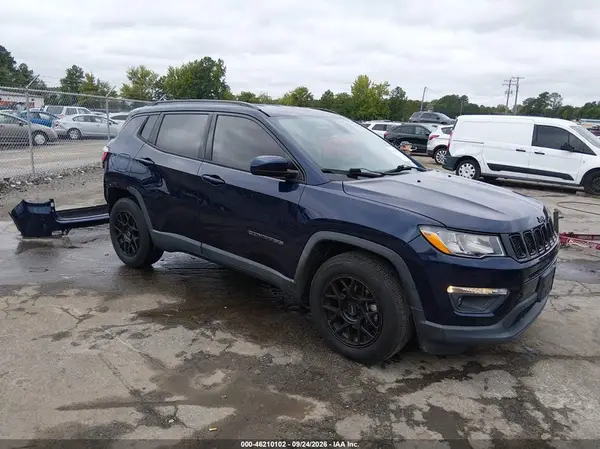 3C4NJCBB4HT643324 — 2017 Jeep Compass, Задняя часть (Rear), фото до ремонта