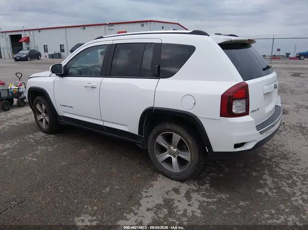 1C4NJDEB2HD167923 — 2017 Jeep Compass, фото 3 с аукциона IAAI, Естественный износ