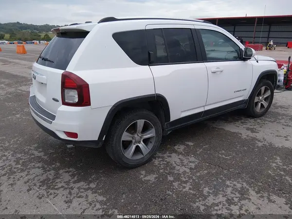 1C4NJDEB2HD167923 — 2017 Jeep Compass, фото 4 с аукциона IAAI, Естественный износ