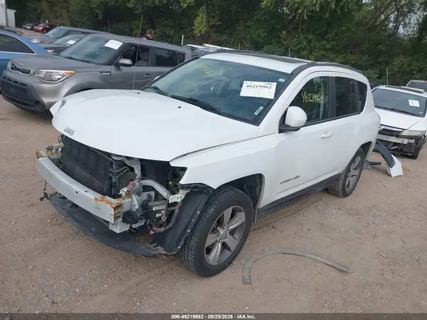 1C4NJDEB4HD129593 — 2017 Jeep Compass, фото 2 с аукциона IAAI, Передняя часть справа