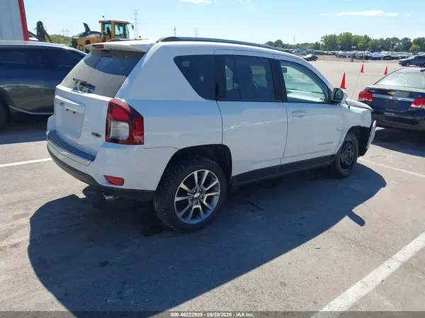 1C4NJCEA1HD118407 — 2017 Jeep Compass, фото 4 с аукциона IAAI, Передняя часть