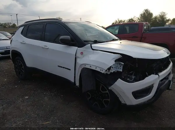 3C4NJDDB2JT501790 — 2018 Jeep Compass, Передняя часть справа (Right Front), фото до ремонта