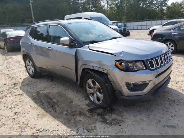 3C4NJCBB9JT194342 — 2018 Jeep Compass, Передняя часть справа (Right Front), фото до ремонта