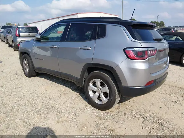 3C4NJCBB9JT194342 — 2018 Jeep Compass, фото 3 с аукциона IAAI 14.10.2026, Передняя часть справа