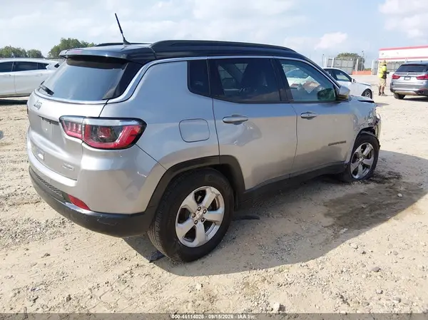 3C4NJCBB9JT194342 — 2018 Jeep Compass, фото 4 с аукциона IAAI 14.10.2026, Передняя часть справа