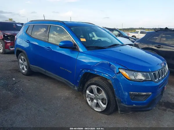 3C4NJCBB0JT165201 — 2018 Jeep Compass, Передняя часть справа (Right Front), фото до ремонта