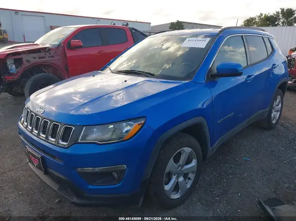 3C4NJCBB0JT165201 — 2018 Jeep Compass, фото 2 с аукциона IAAI, Передняя часть справа