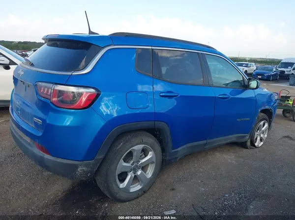 3C4NJCBB0JT165201 — 2018 Jeep Compass, фото 4 с аукциона IAAI, Передняя часть справа