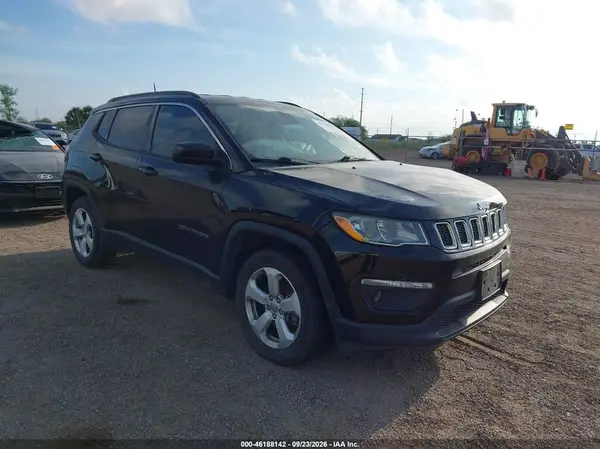 3C4NJCBB8JT235432 — 2018 Jeep Compass, Передняя часть слева (Left Front), фото до ремонта