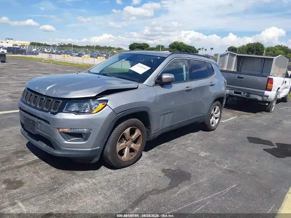 3C4NJCBB0JT181771 — 2018 Jeep Compass, фото 2 с аукциона IAAI, Передняя часть