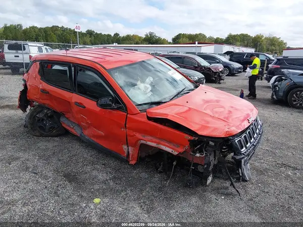 3C4NJDAB3JT191847 — 2018 Jeep Compass, Правый бок (Right Side), фото до ремонта