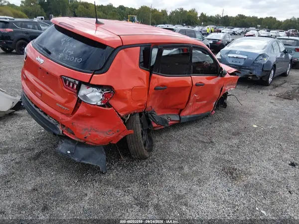 3C4NJDAB3JT191847 — 2018 Jeep Compass, фото 4 с аукциона IAAI, Правый бок