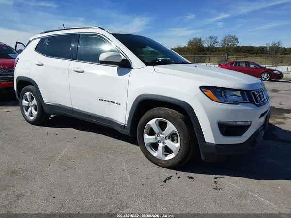 3C4NJCBB0JT502191 — 2018 Jeep Compass, Пресная вода (Fresh Water), фото до ремонта