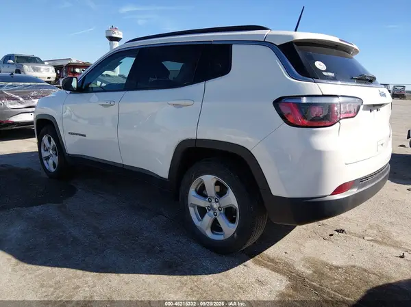 3C4NJCBB0JT502191 — 2018 Jeep Compass, фото 3 с аукциона IAAI, Пресная вода