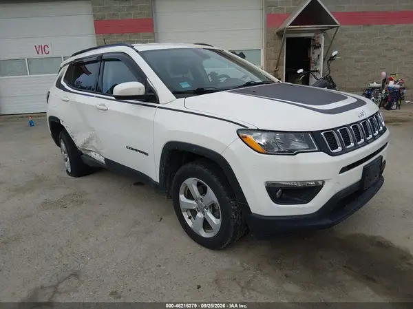 3C4NJDBB8JT492452 — 2018 Jeep Compass, Правый бок (Right Side), фото до ремонта