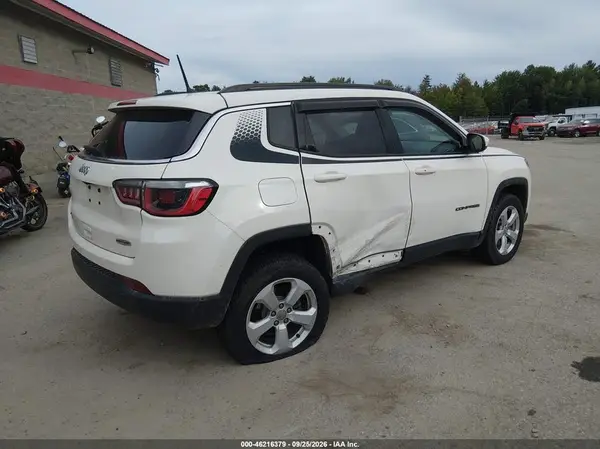 3C4NJDBB8JT492452 — 2018 Jeep Compass, фото 4 с аукциона IAAI, Правый бок