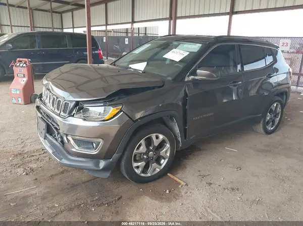 3C4NJCCB0JT462872 — 2018 Jeep Compass, фото 2 с аукциона IAAI, Передняя часть