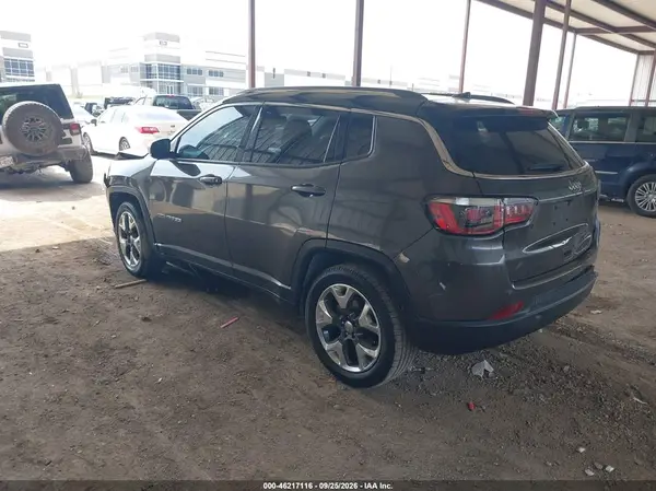 3C4NJCCB0JT462872 — 2018 Jeep Compass, фото 3 с аукциона IAAI, Передняя часть
