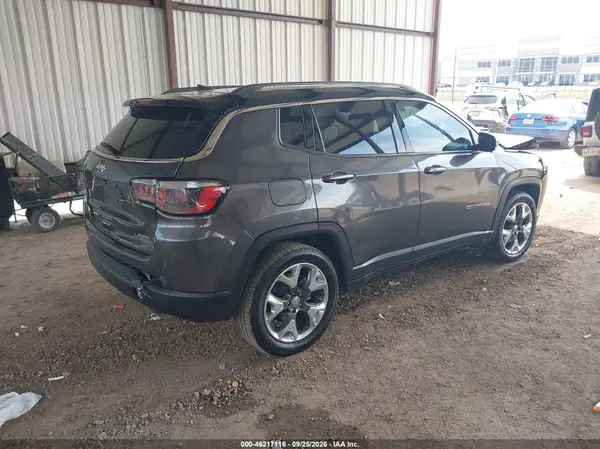 3C4NJCCB0JT462872 — 2018 Jeep Compass, фото 4 с аукциона IAAI, Передняя часть
