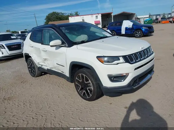 3C4NJDCB5JT402172 — 2018 Jeep Compass, Левый и правый бока (Left & Right Side), фото до ремонта