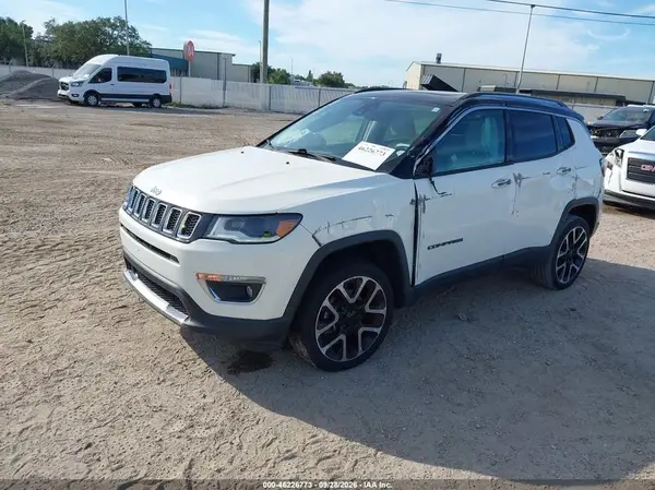 3C4NJDCB5JT402172 — 2018 Jeep Compass, фото 2 с аукциона IAAI, Левый и правый бока