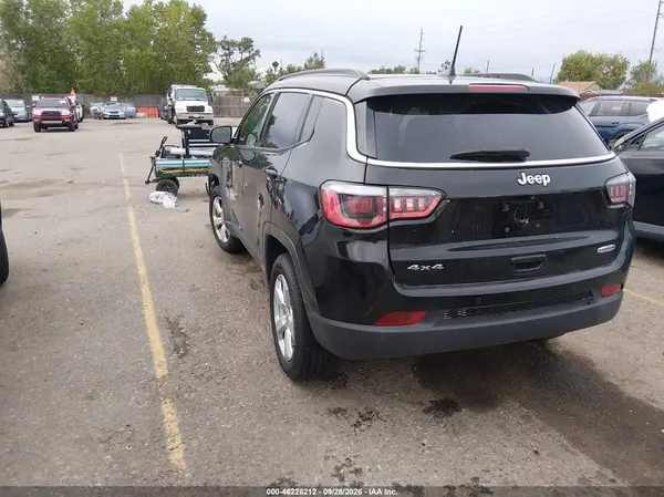3C4NJDBB1JT246438 — 2018 Jeep Compass, фото 3 с аукциона IAAI, Передняя часть