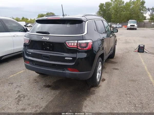 3C4NJDBB1JT246438 — 2018 Jeep Compass, фото 4 с аукциона IAAI, Передняя часть