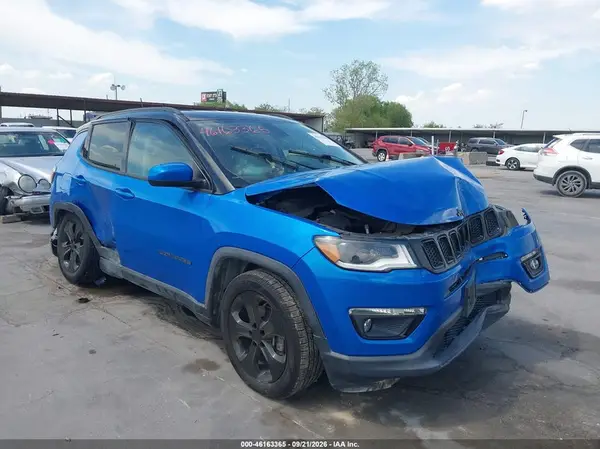 3C4NJCBB6KT809432 — 2019 Jeep Compass, Правый бок (Right Side), фото до ремонта