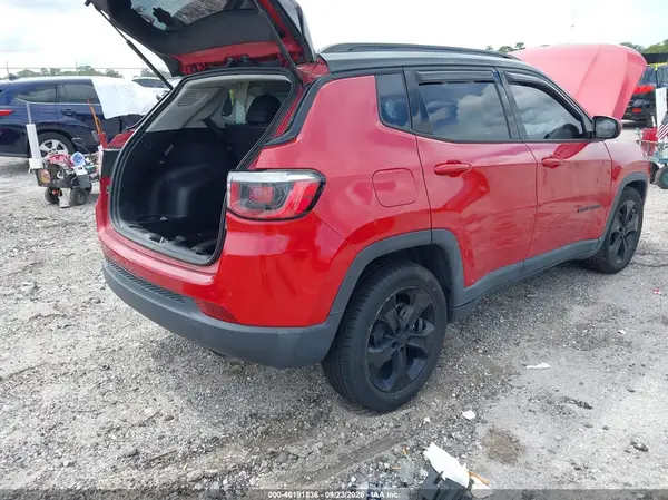 3C4NJCBB0KT789016 — 2019 Jeep Compass, фото 4 с аукциона IAAI, Повреждения со всех сторон