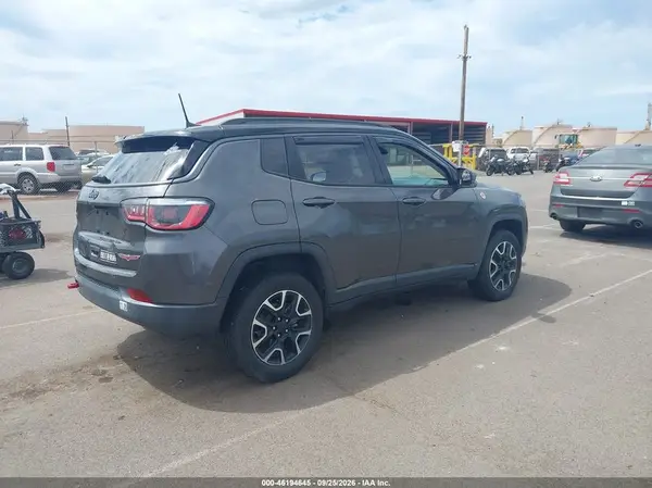 3C4NJDDB1KT799945 — 2019 Jeep Compass, фото 4 с аукциона IAAI, Левый бок