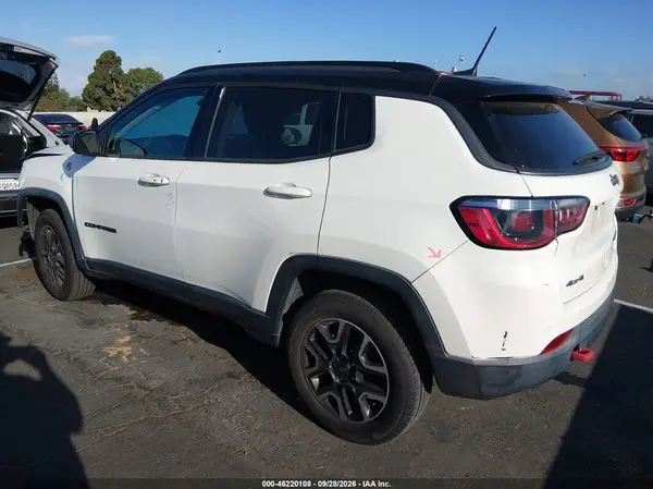 3C4NJDDB0KT721785 — 2019 Jeep Compass, фото 3 с аукциона IAAI, Передняя часть