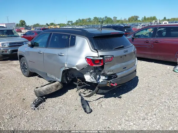 3C4NJDDBXKT728582 — 2019 Jeep Compass, фото 3 с аукциона IAAI, Задняя часть слева