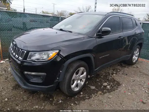 3C4NJCBB7KT852032 — 2019 Jeep Compass, фото 2 с аукциона IAAI, Передняя часть справа