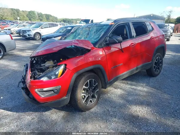 3C4NJDDB9LT117217 — 2020 Jeep Compass, фото 2 с аукциона IAAI, Передняя часть