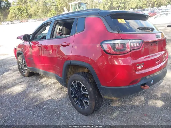 3C4NJDDB9LT117217 — 2020 Jeep Compass, фото 3 с аукциона IAAI, Передняя часть