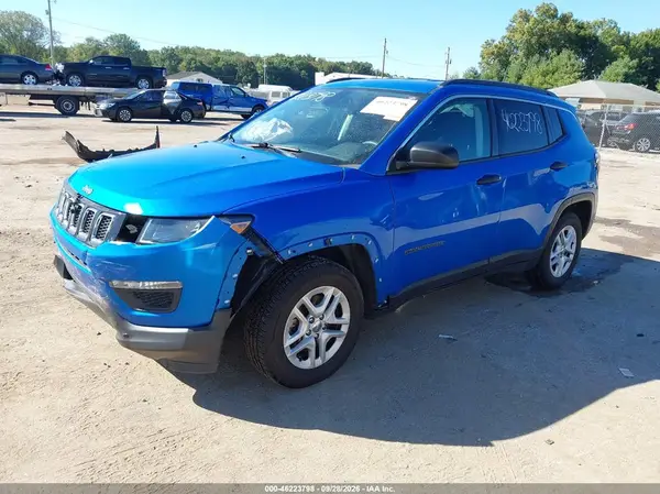 3C4NJCAB3LT256824 — 2020 Jeep Compass, фото 2 с аукциона IAAI, Передняя часть