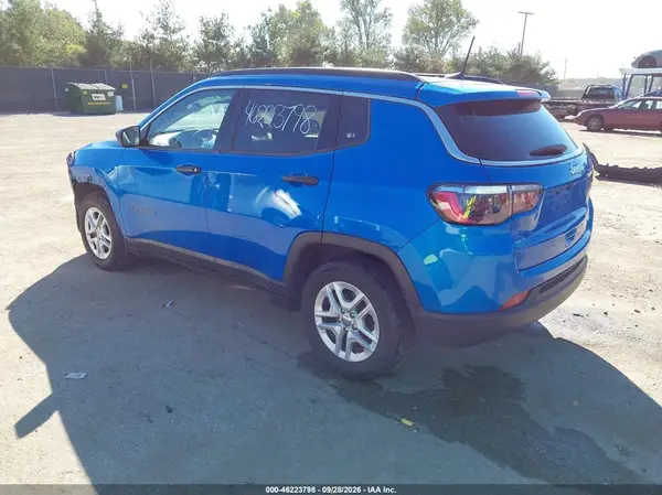 3C4NJCAB3LT256824 — 2020 Jeep Compass, фото 3 с аукциона IAAI, Передняя часть