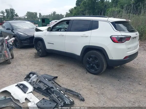 3C4NJDBB6MT601415 — 2021 Jeep Compass, фото 3 с аукциона IAAI, Передняя часть