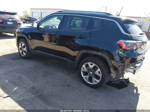3C4NJDCB7MT503587 — 2021 Jeep Compass, фото 3 с аукциона IAAI 15.10.2026, Задняя часть