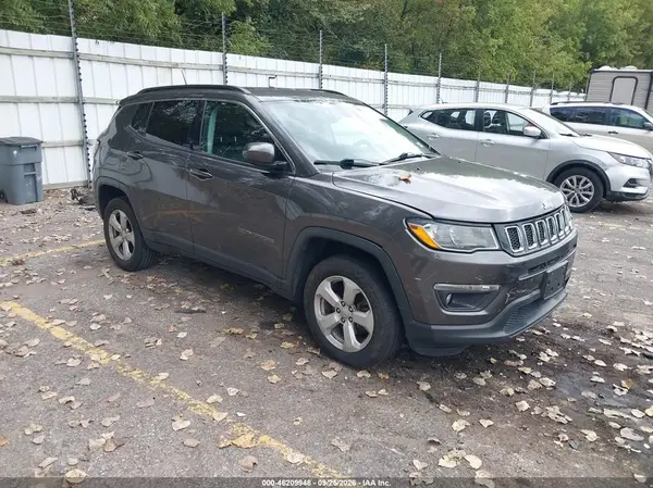 3C4NJDBB1MT572986 — 2021 Jeep Compass, Передняя часть слева (Left Front), фото до ремонта