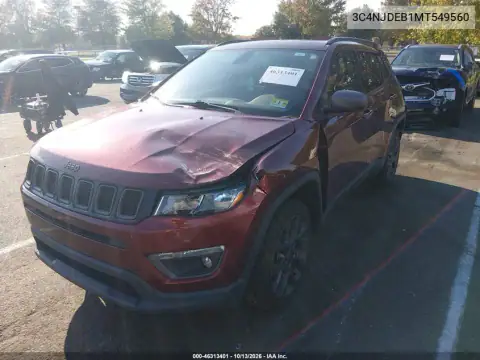 3C4NJDEB1MT549560 — 2021 Jeep Compass, фото 3 с аукциона IAAI, Передняя часть слева