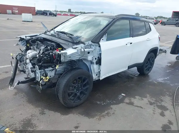 3C4NJDBB4NT171384 — 2022 Jeep Compass, фото 2 с аукциона IAAI, Передняя часть