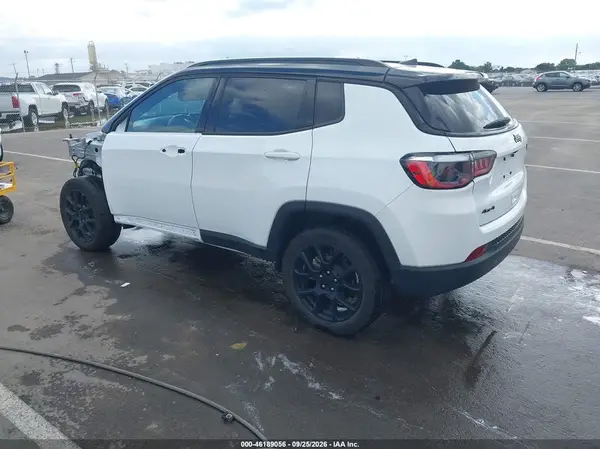 3C4NJDBB4NT171384 — 2022 Jeep Compass, фото 3 с аукциона IAAI, Передняя часть
