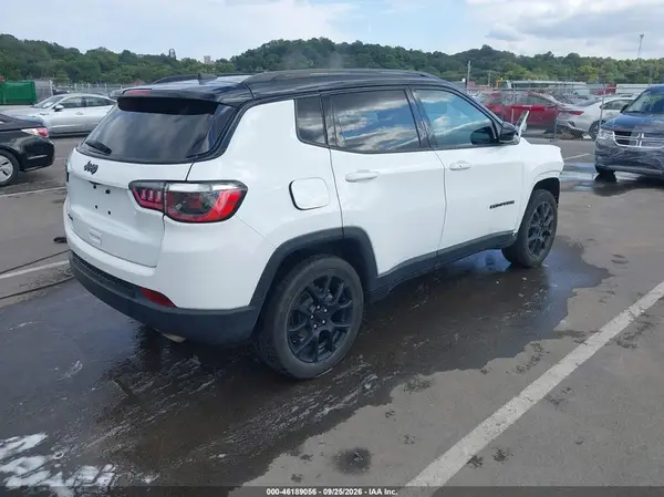 3C4NJDBB4NT171384 — 2022 Jeep Compass, фото 4 с аукциона IAAI, Передняя часть