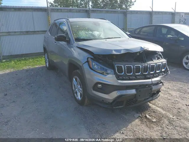 3C4NJDBN9PT510847 — 2023 Jeep Compass, Передняя часть (Front), фото до ремонта