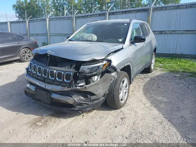 3C4NJDBN9PT510847 — 2023 Jeep Compass, фото 2 с аукциона IAAI 14.10.2026, Передняя часть
