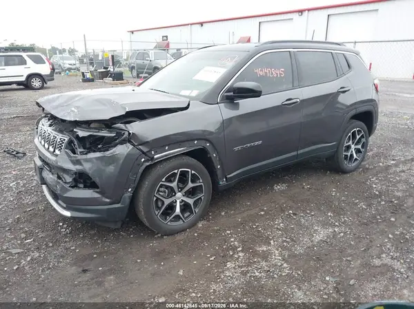 3C4NJDCN0RT137778 — 2024 Jeep Compass, фото 2 с аукциона IAAI 13.10.2026, Передняя часть